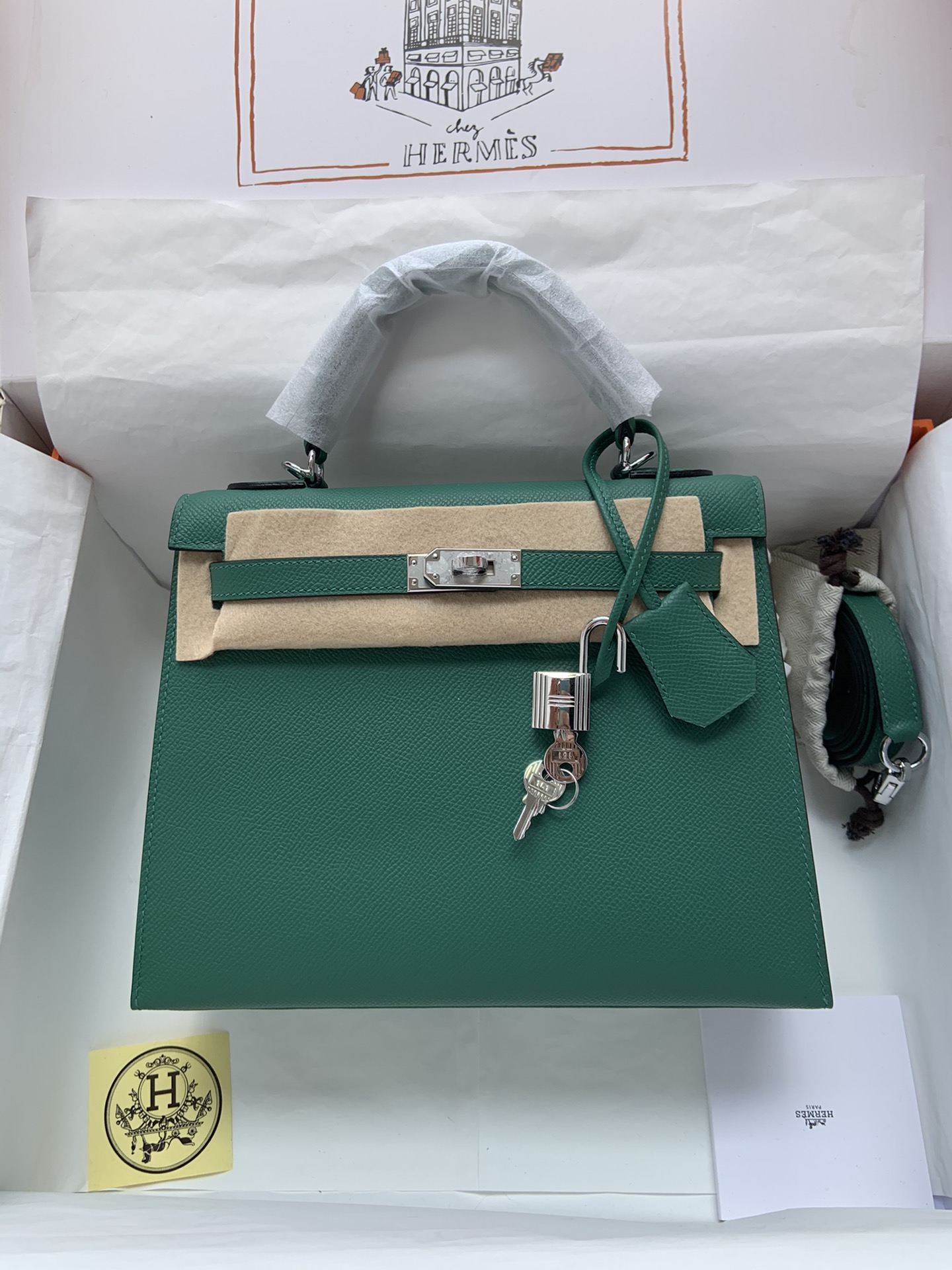 Hermes Kelly 25cm Handbag Shoulder Bag in Vert Emeraude Epsom Leather